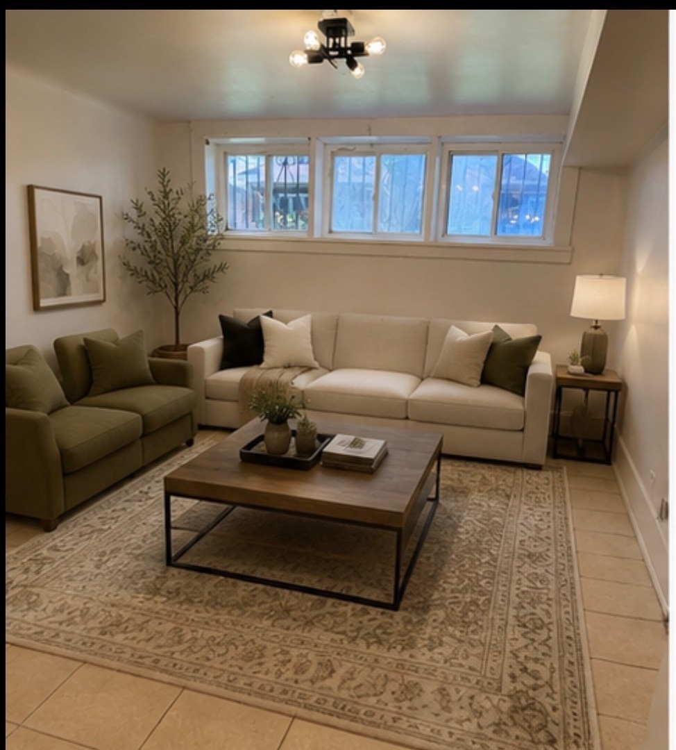 8119 S South Shore Drive G Property Photo 8