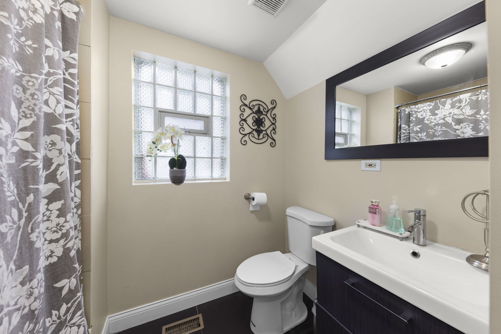 12703717 Property Photo 15