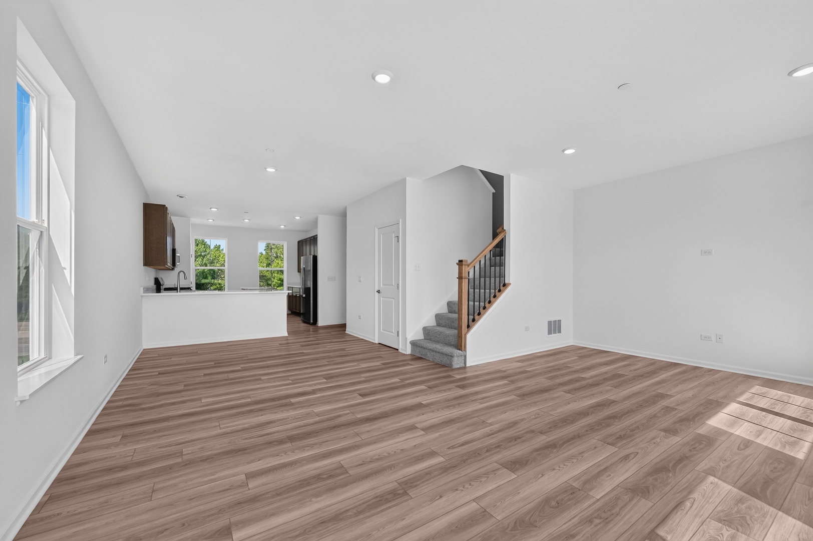 164 E Berkshire Drive Property Photo 8