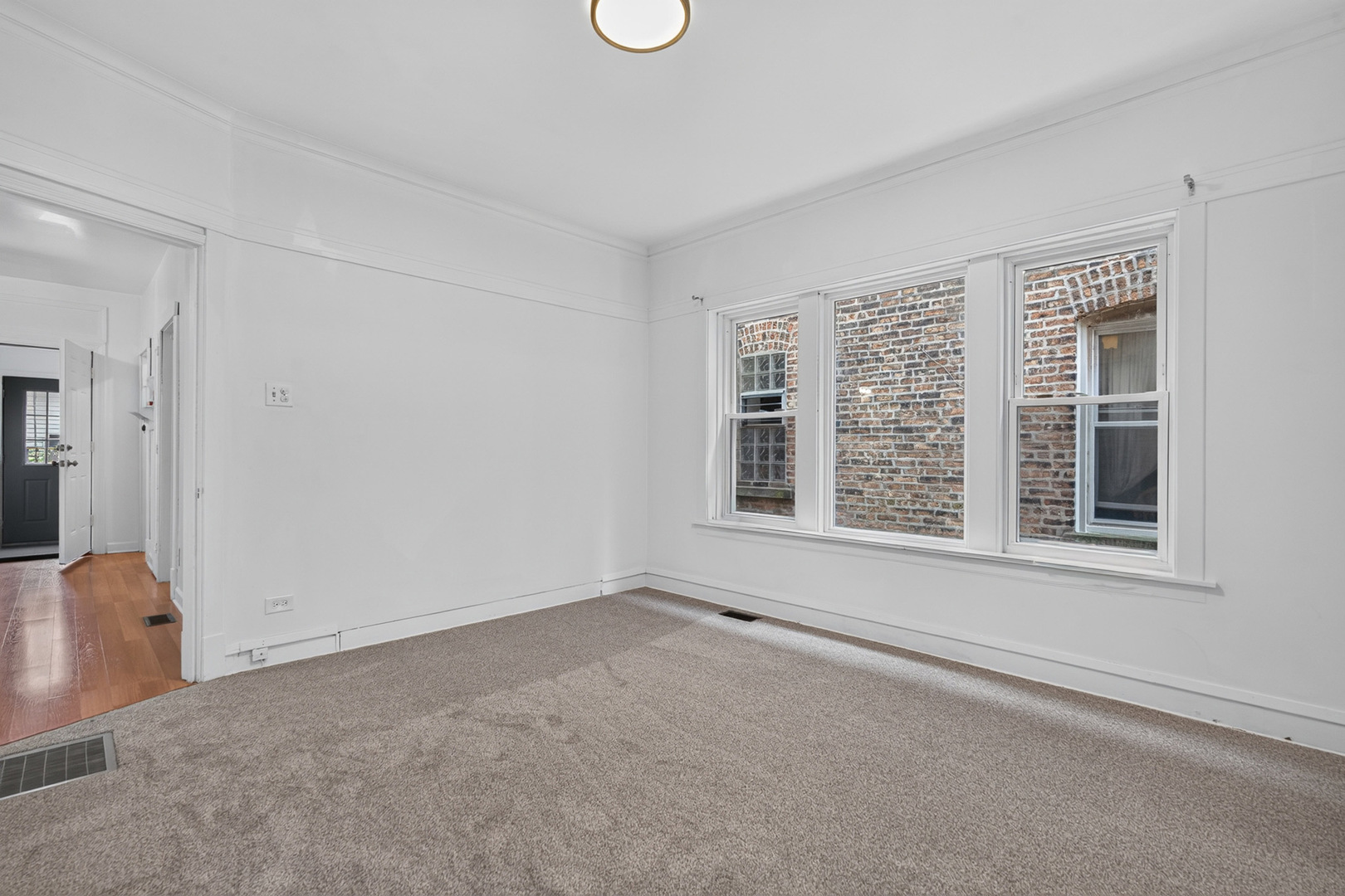 3445 N Monticello Avenue Property Photo 5