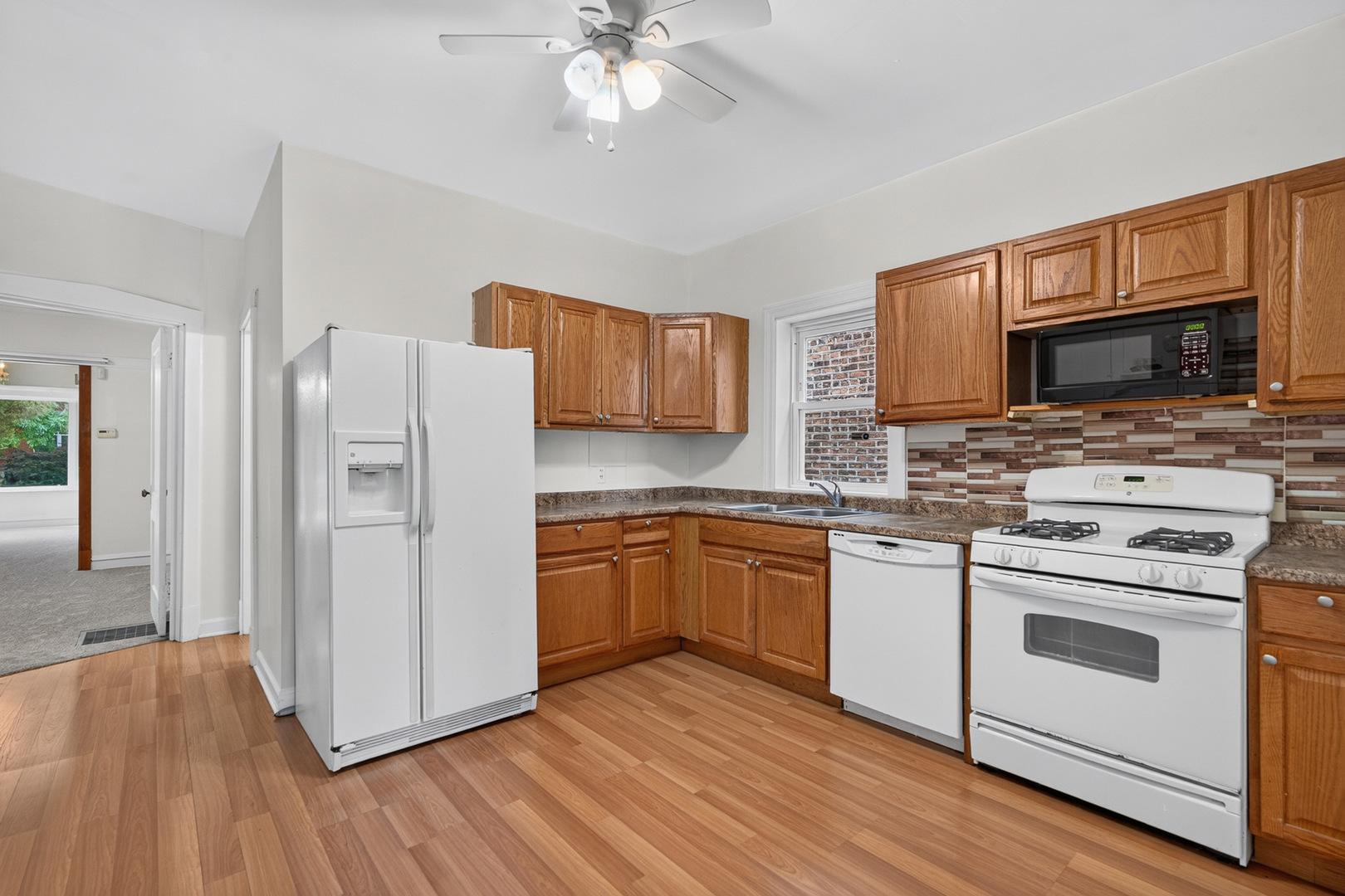 3445 N Monticello Avenue Property Photo 6