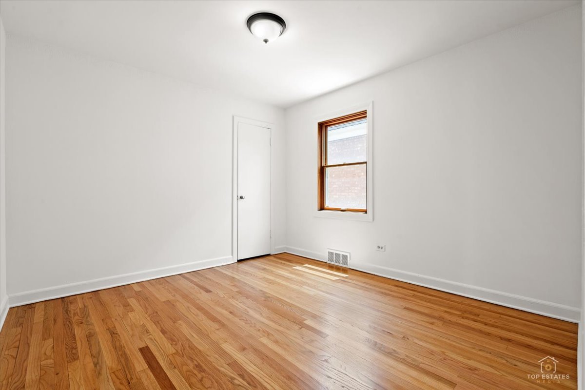 2114 N 74th Avenue Property Photo 16