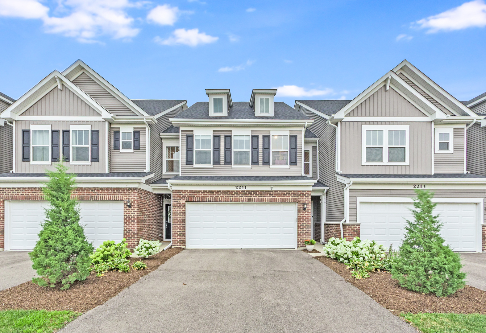 2211 Horseshoe Circle Property Photo 2
