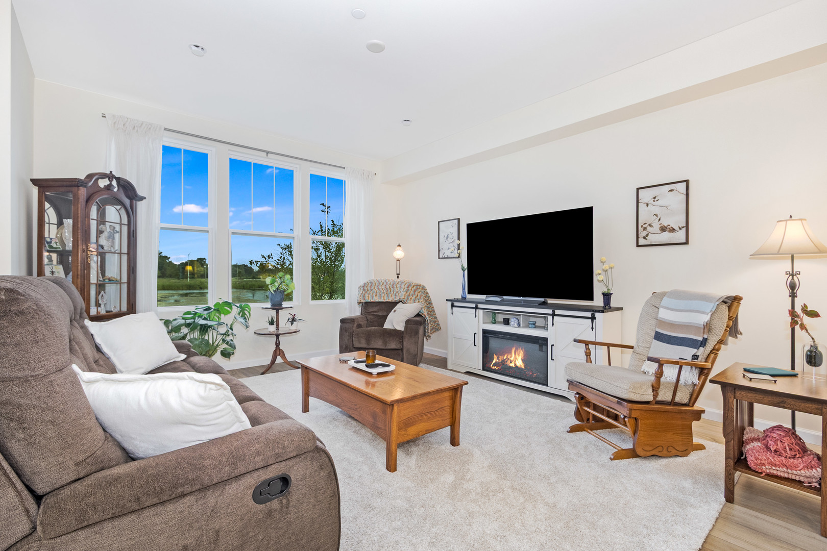 2211 Horseshoe Circle Property Photo 3