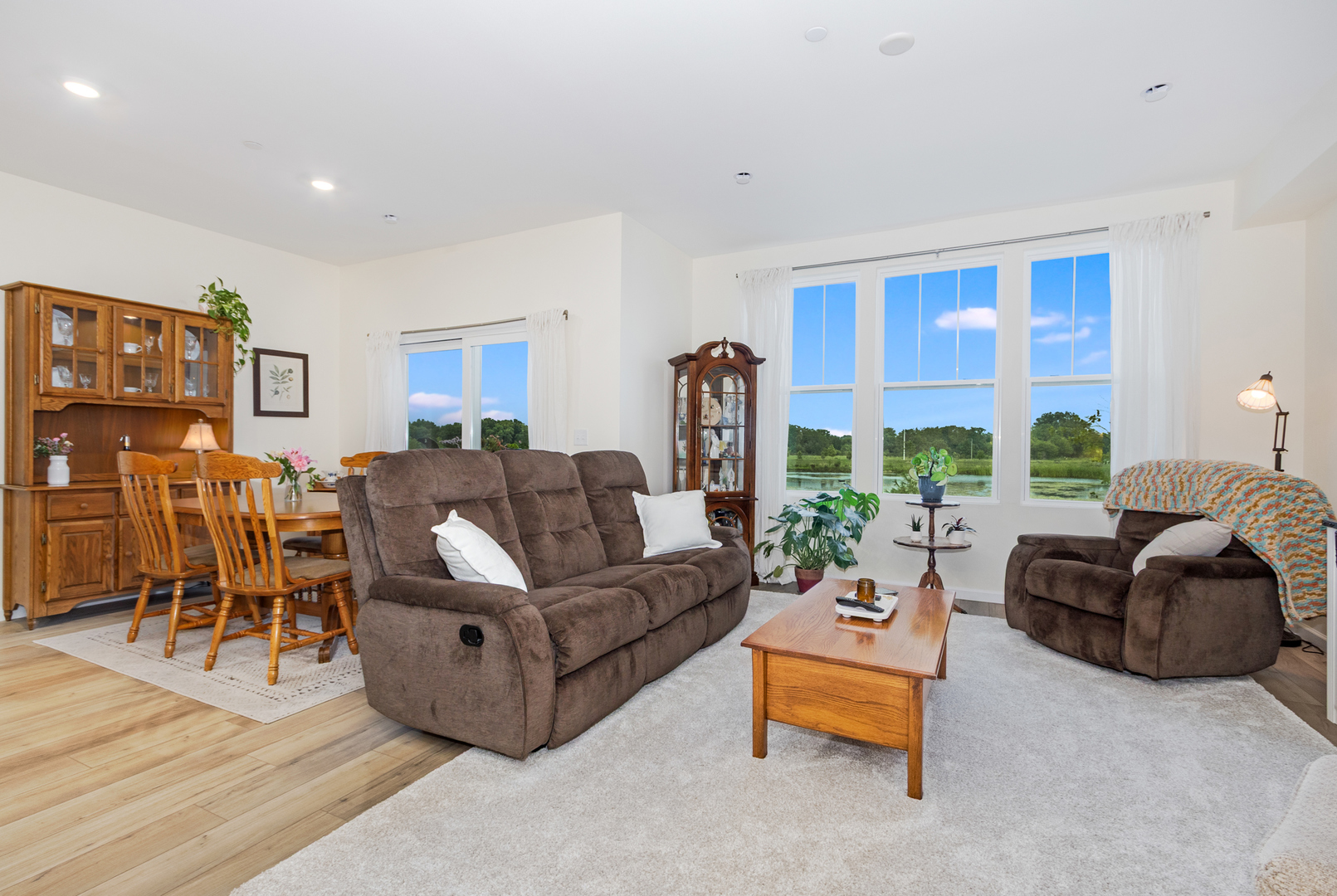2211 Horseshoe Circle Property Photo 4