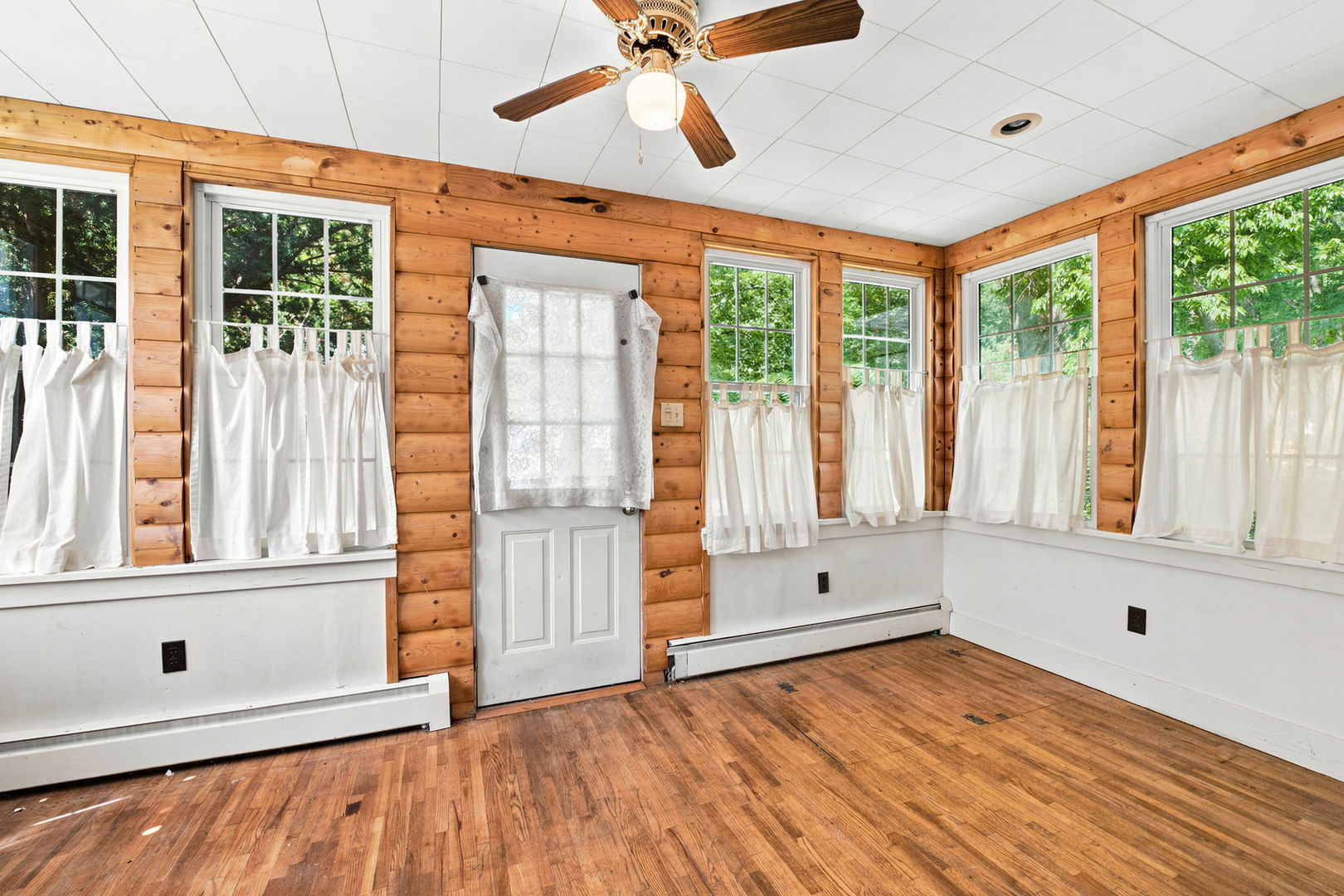 727 E Jackson Street Property Photo 5