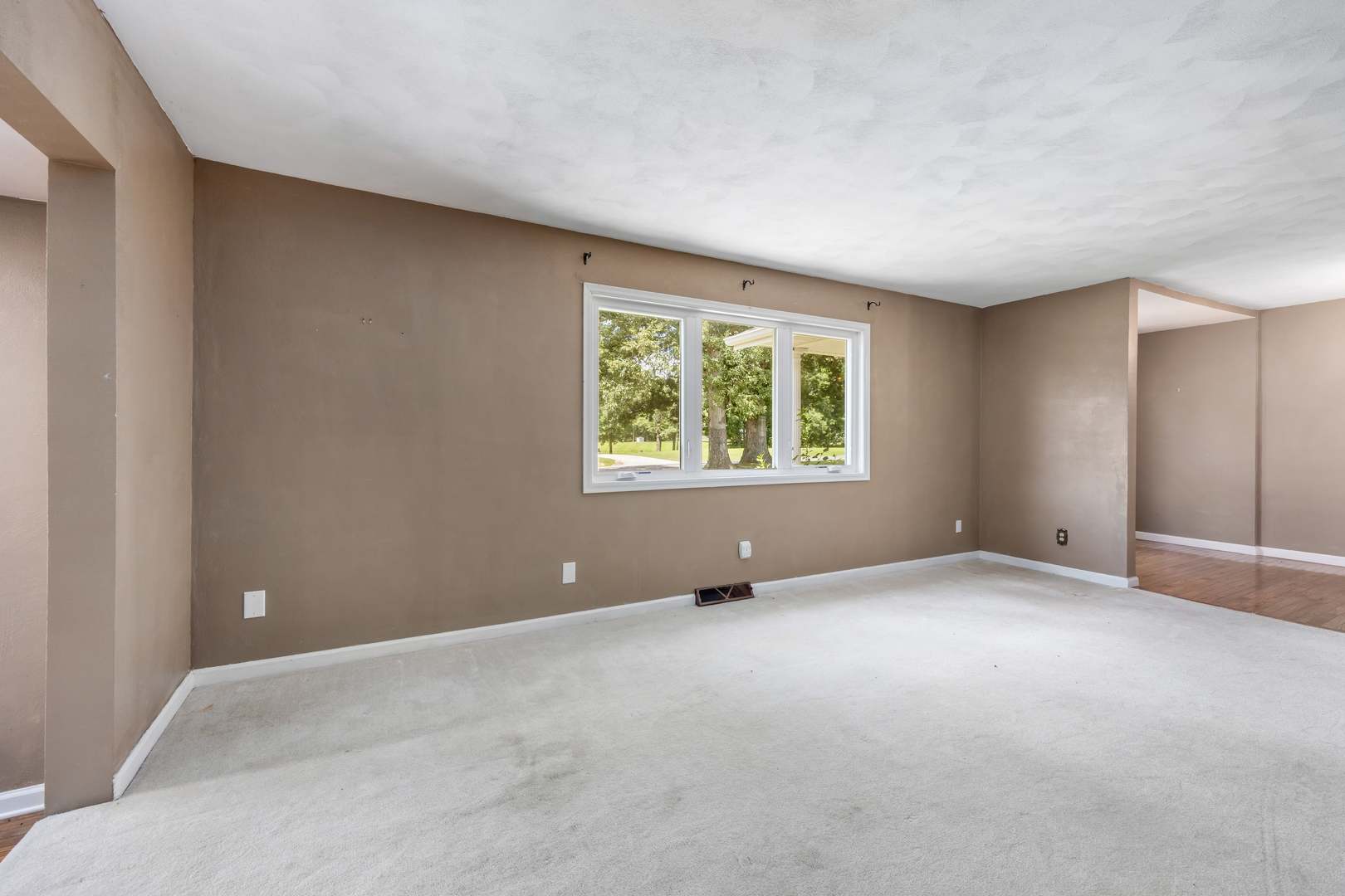 4022 Landmark Road Property Photo 7