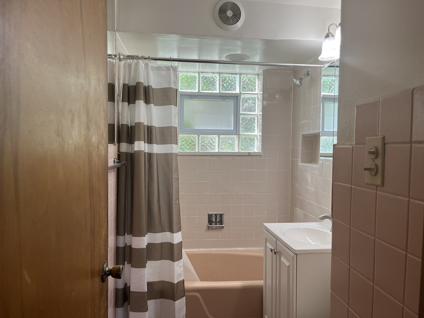 9515 S Michigan Avenue 2 Property Photo 5