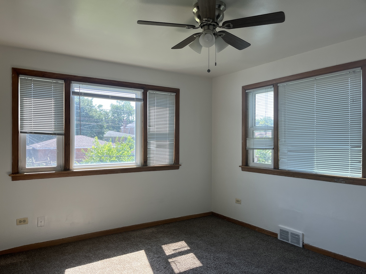 9515 S Michigan Avenue 2 Property Photo 7