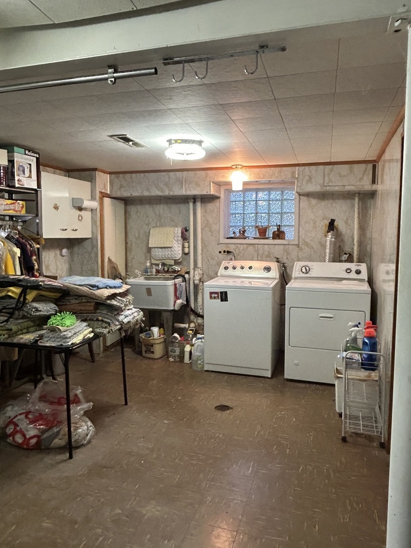 7030 N Ionia Avenue Property Photo 20