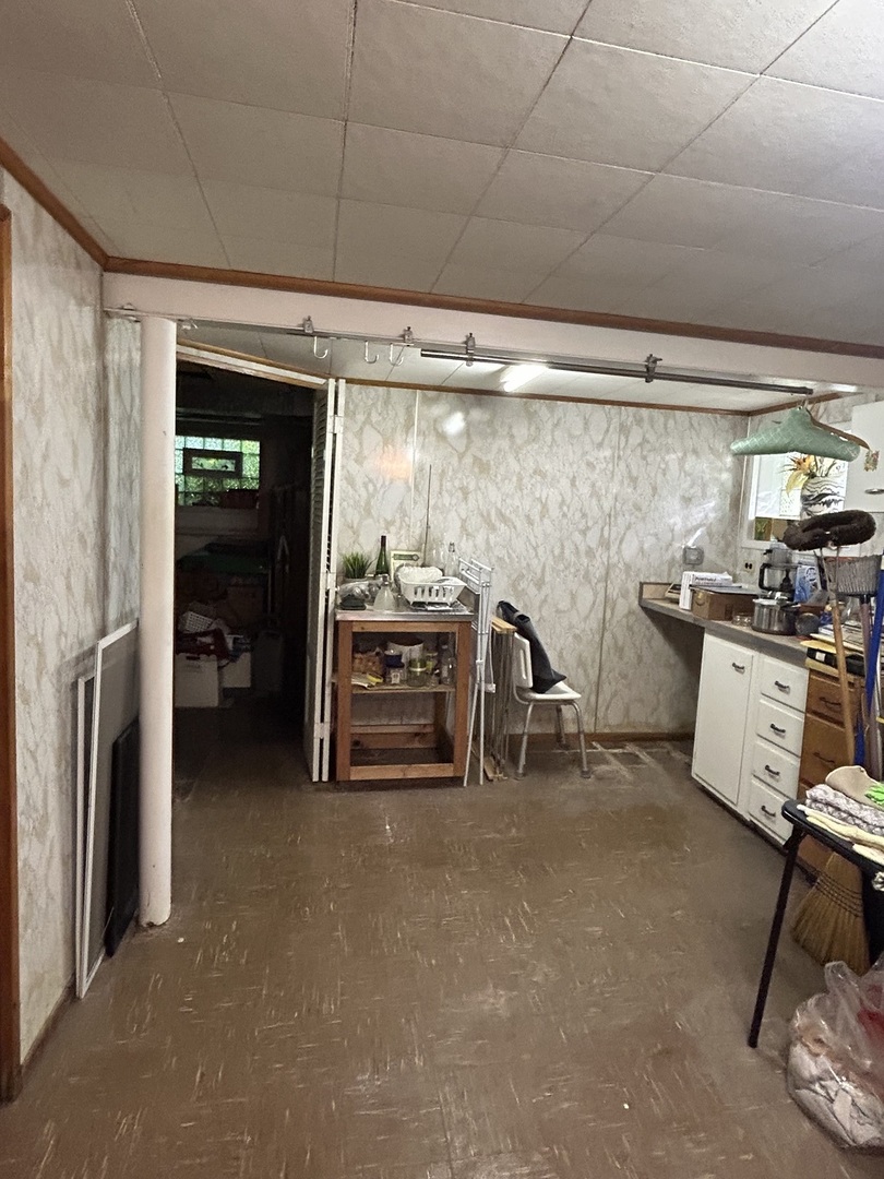 7030 N Ionia Avenue Property Photo 21