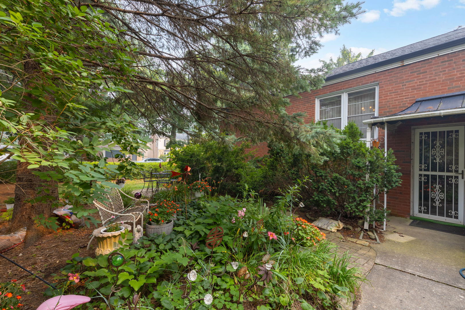 7030 N Ionia Avenue Property Photo 23