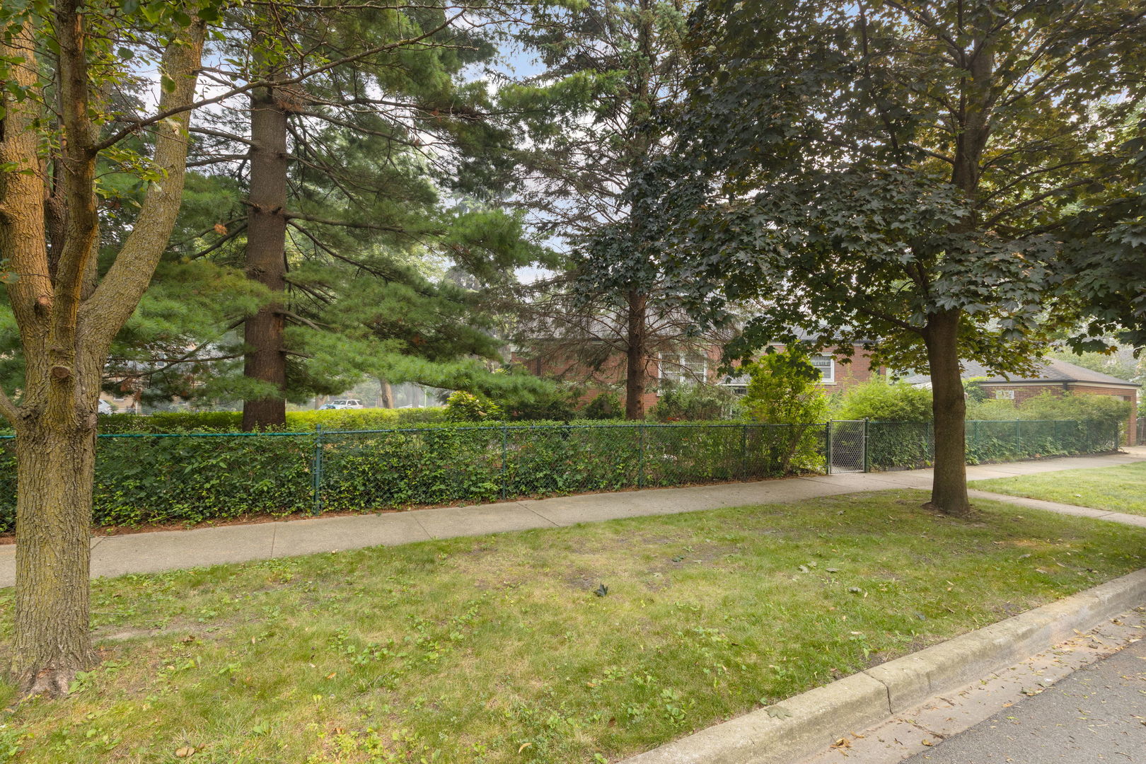 7030 N Ionia Avenue Property Photo 28
