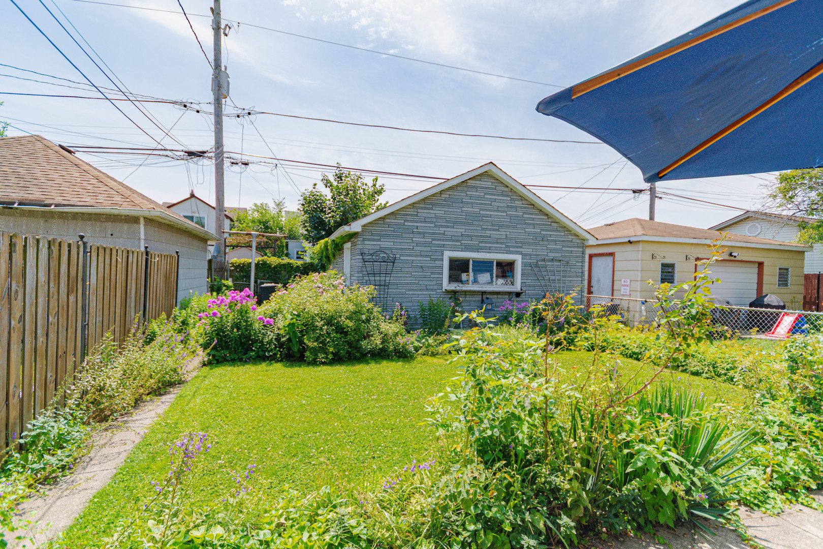 6251 W Grace Street Property Photo 5