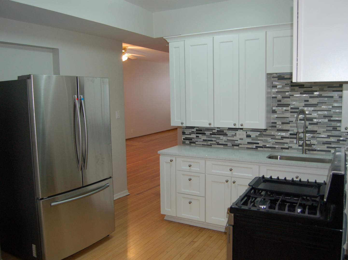 1668 W Edgewater Avenue 2s Property Photo 7