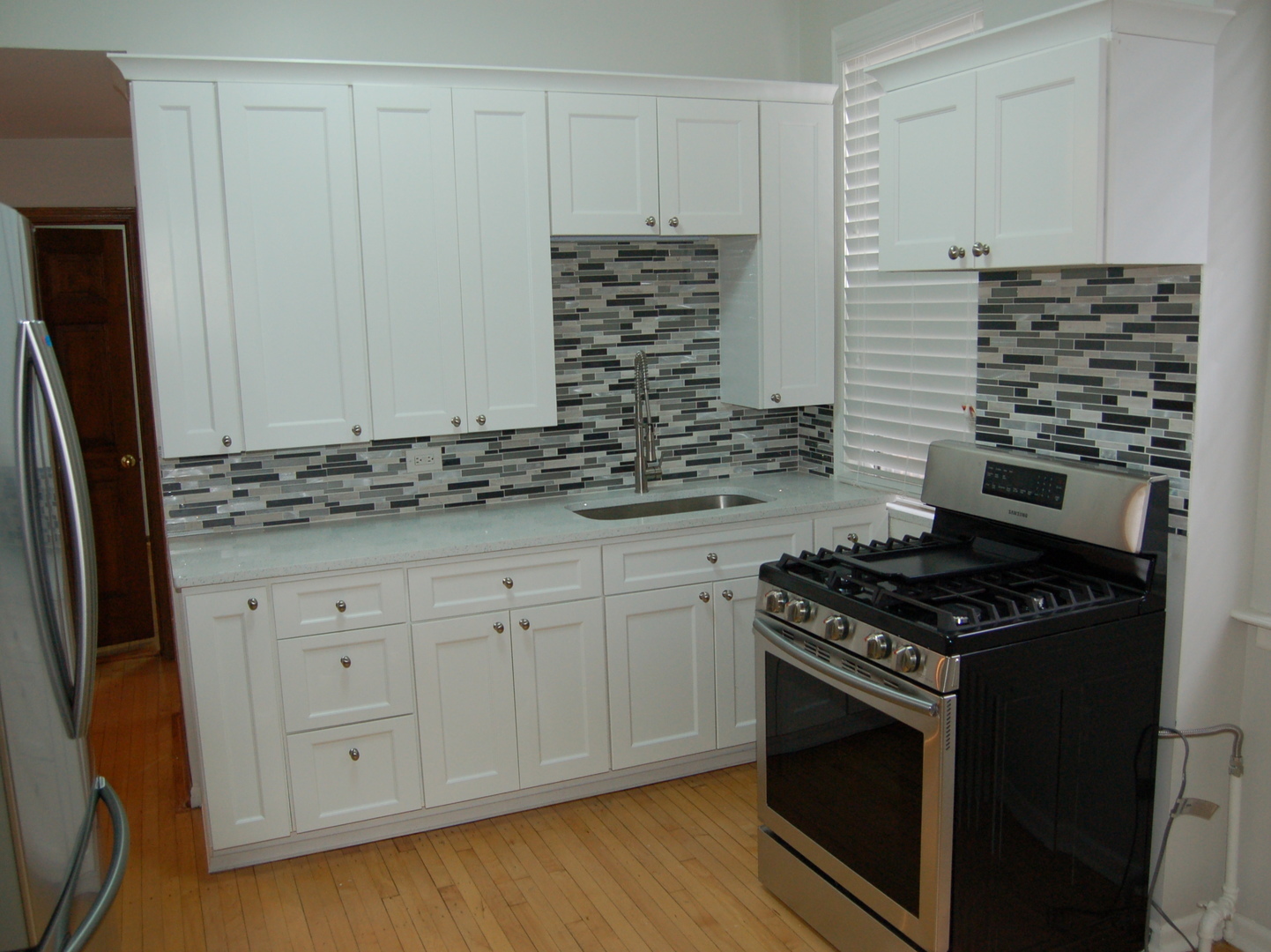 1668 W Edgewater Avenue 2s Property Photo 8