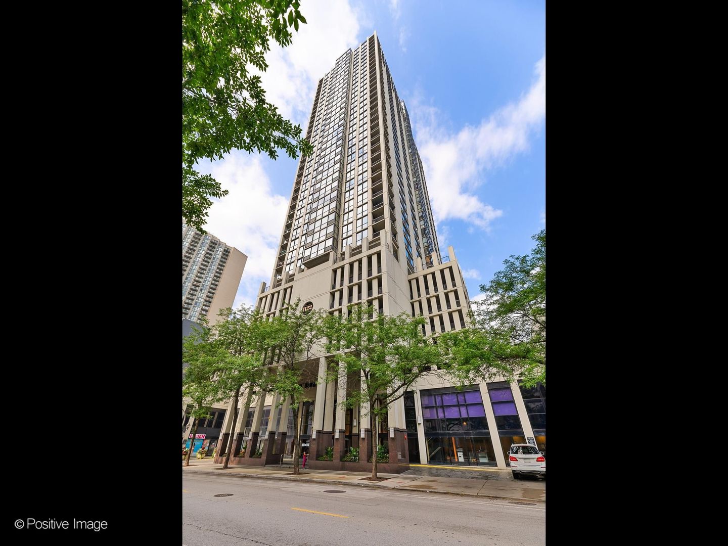 1122 N Clark Street 2302 Property Photo 1