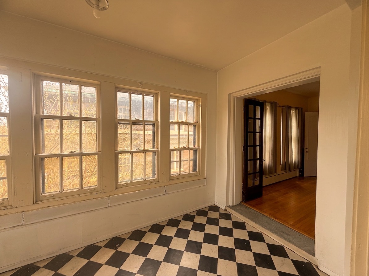 953 E Hyde Park Boulevard 3 Property Photo 6