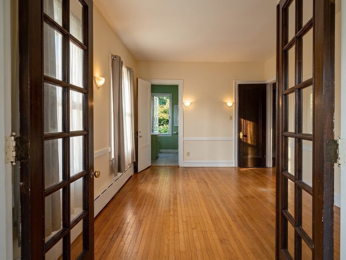 953 E Hyde Park Boulevard 3 Property Photo 8