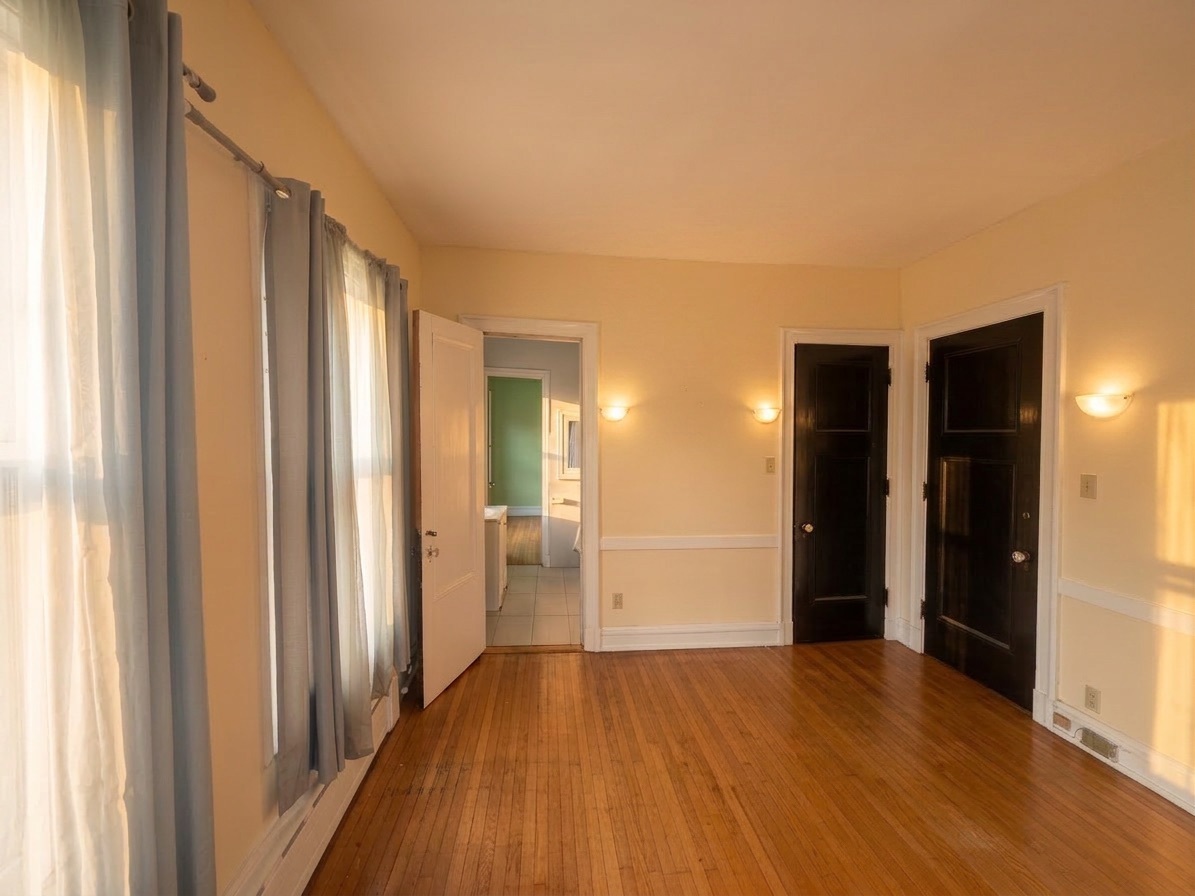 953 E Hyde Park Boulevard 3 Property Photo 13