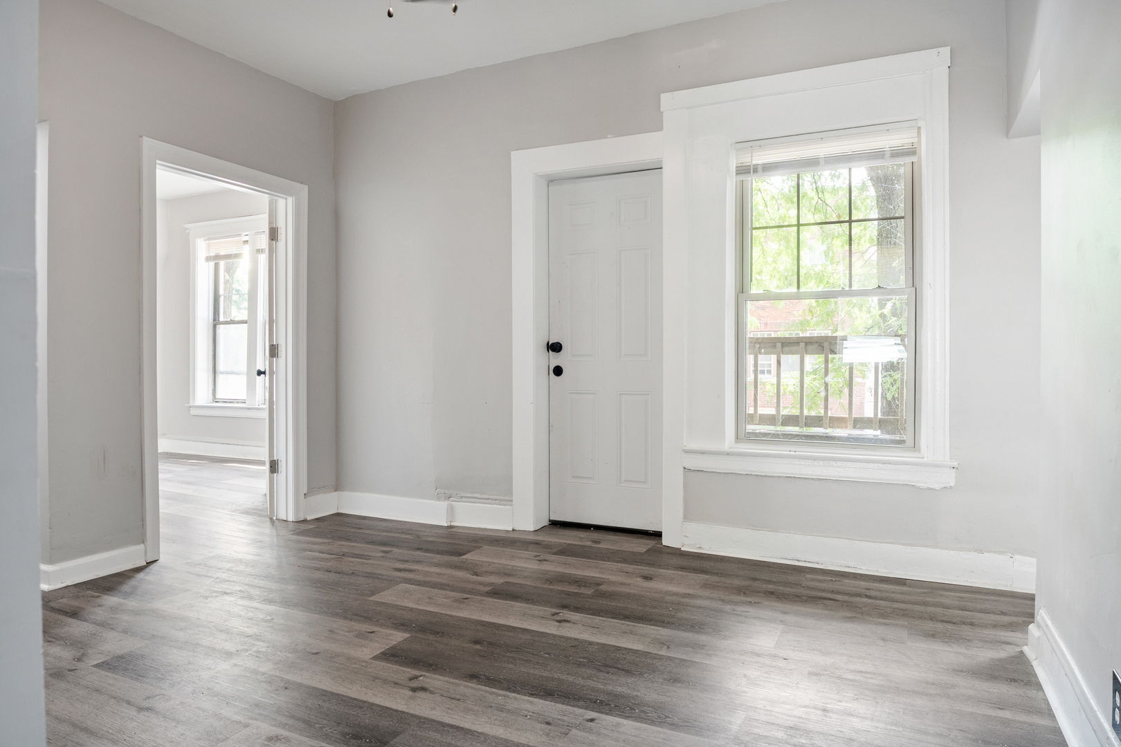 1536 W 70th Street Property Photo 2