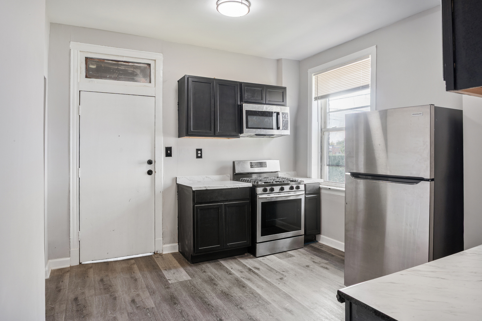 1536 W 70th Street Property Photo 7