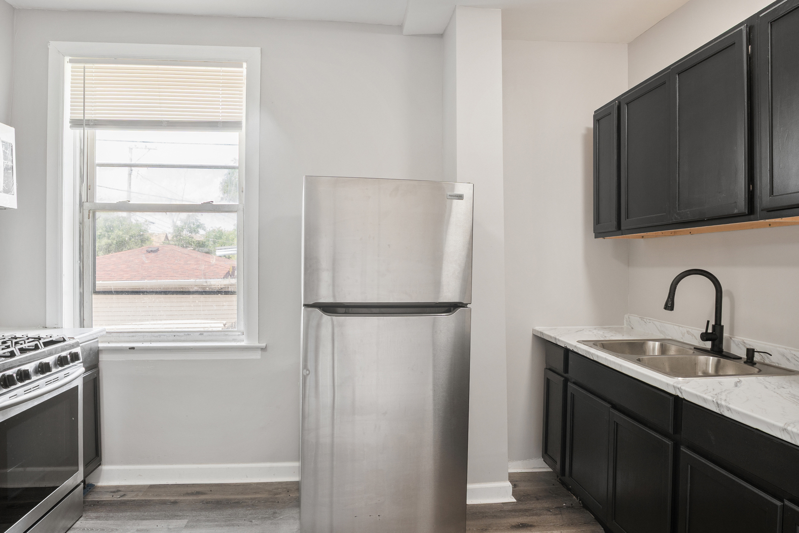1536 W 70th Street Property Photo 11