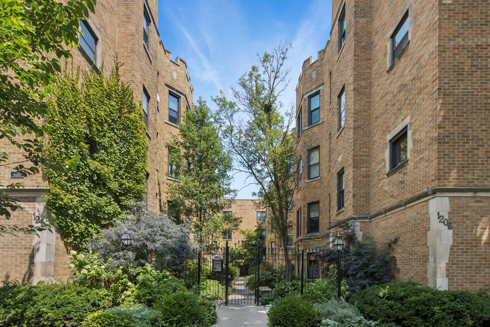 1210 W Jarvis Avenue 2n Property Photo 2