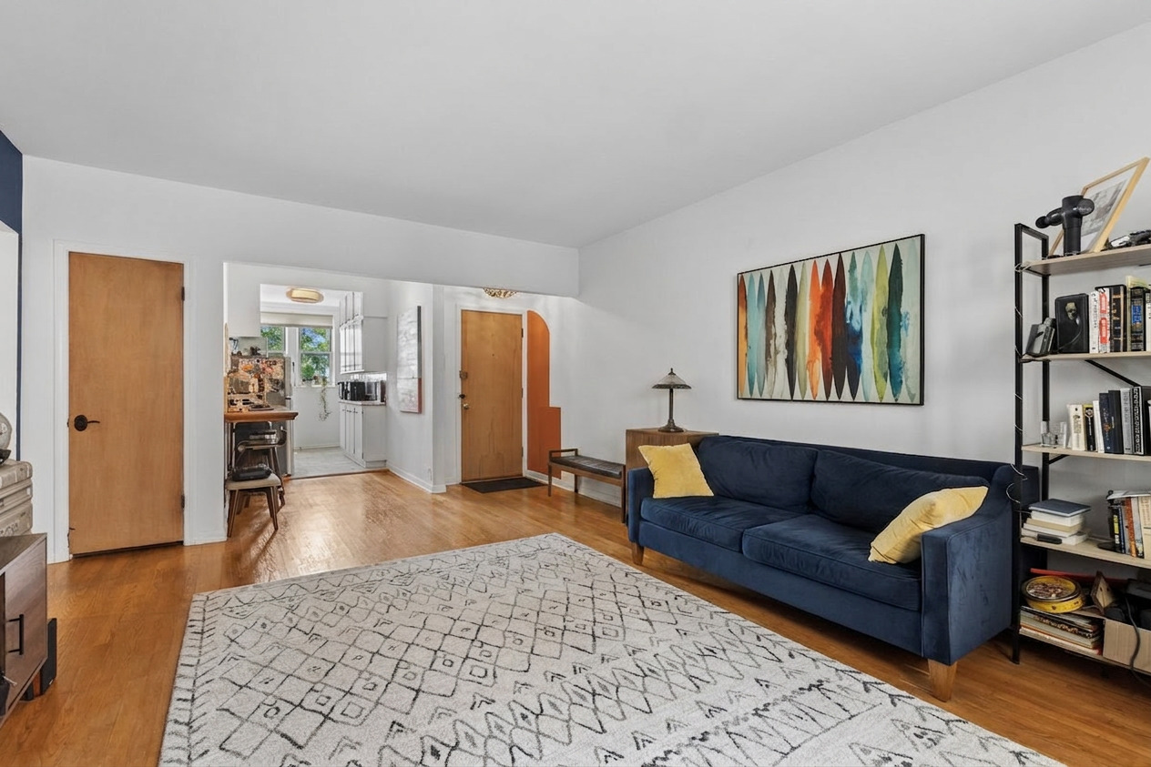 1210 W Jarvis Avenue 2n Property Photo 4