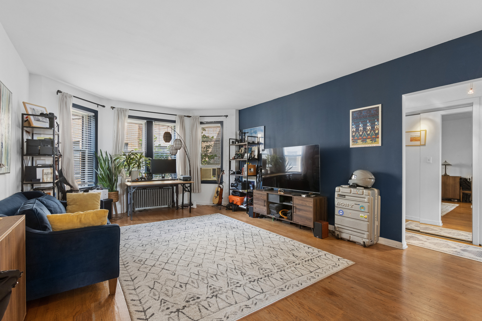 1210 W Jarvis Avenue 2n Property Photo 5