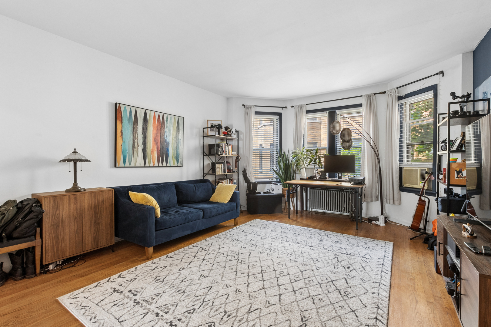 1210 W Jarvis Avenue 2n Property Photo 6