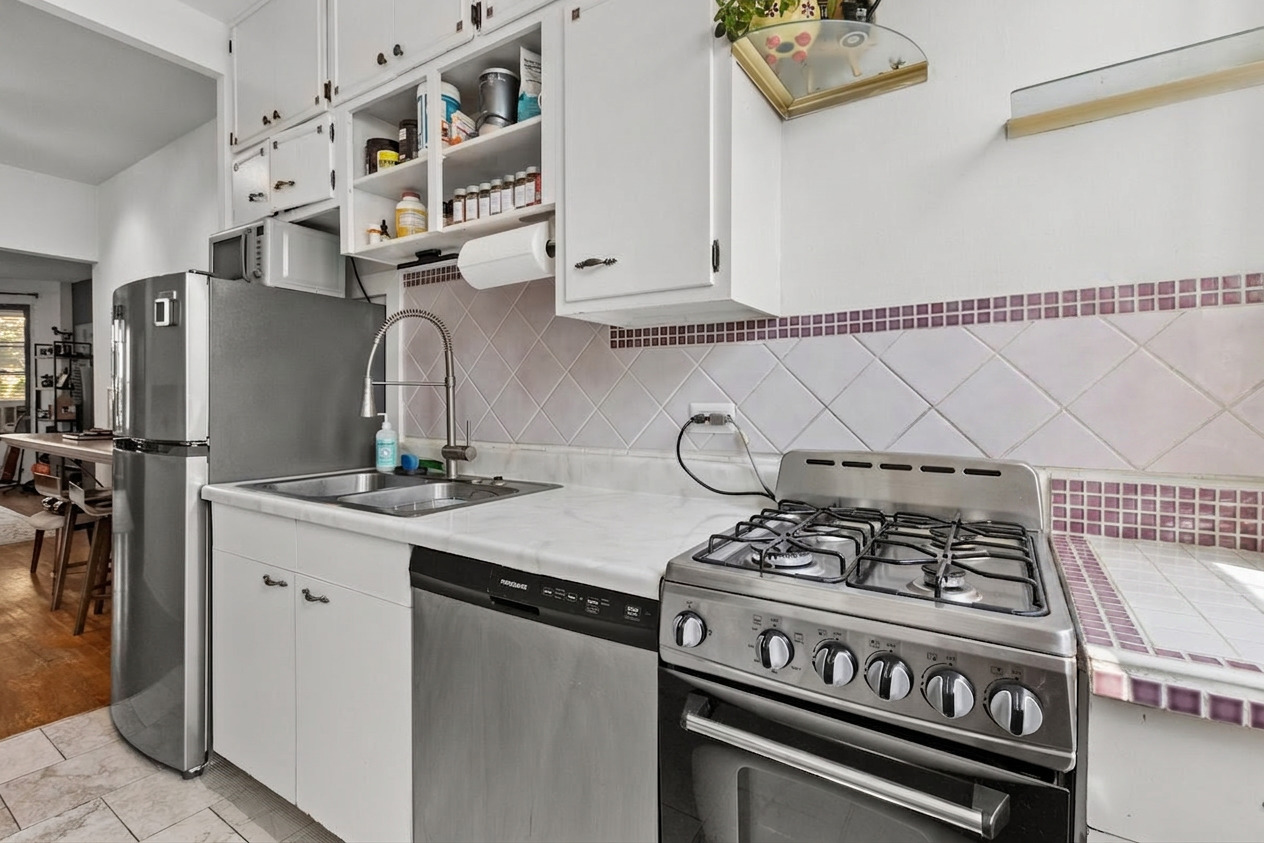 1210 W Jarvis Avenue 2n Property Photo 8