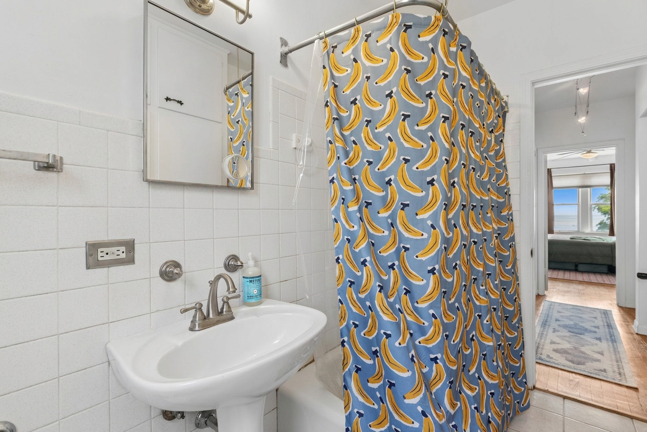 1210 W Jarvis Avenue 2n Property Photo 16