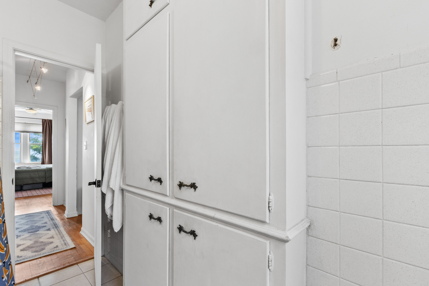 1210 W Jarvis Avenue 2n Property Photo 17