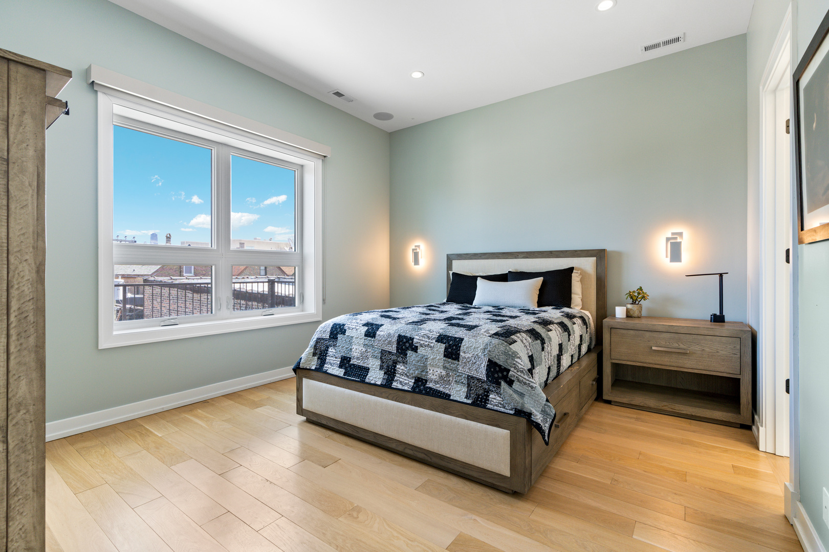 1525 N Bosworth Avenue 3s Property Photo 12