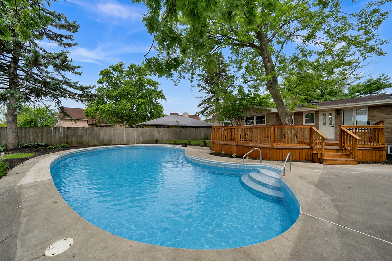 3245 S Manor Drive Property Photo 6
