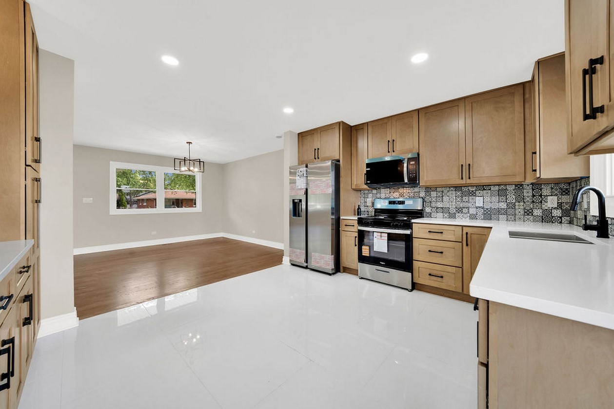 3245 S Manor Drive Property Photo 18