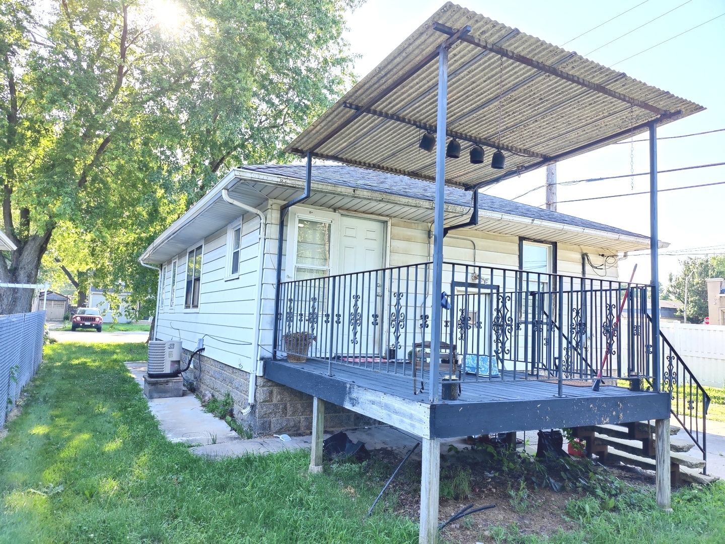 108 S Park Road Property Photo 5