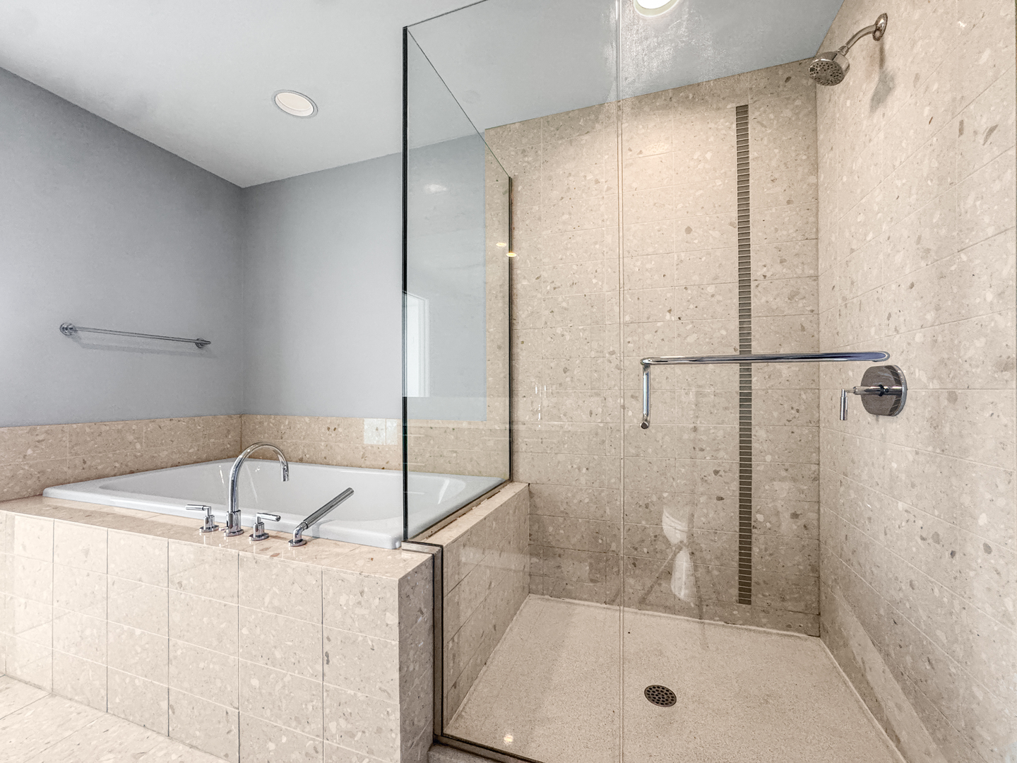 340 E Randolph Street 2905 Property Photo 24