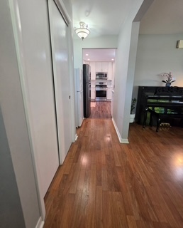 909 S Dryden Place Property Photo 4