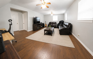 909 S Dryden Place Property Photo 12