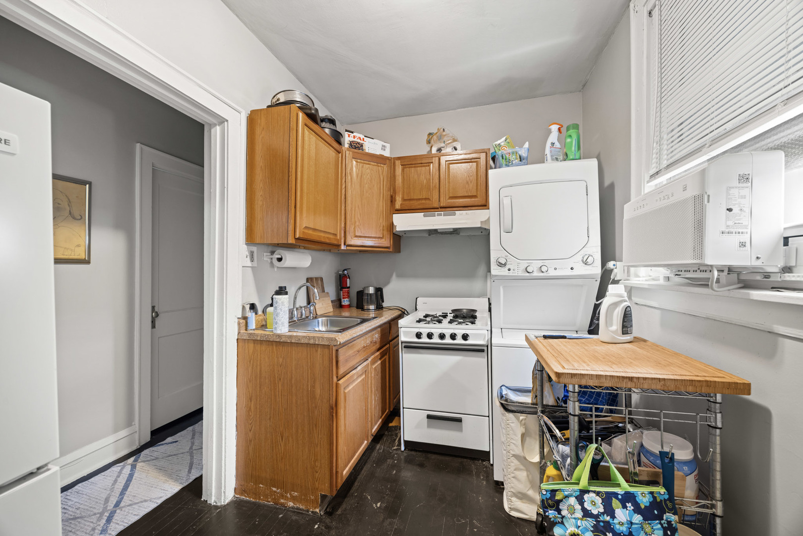 1529 Greenleaf Street Property Photo 15