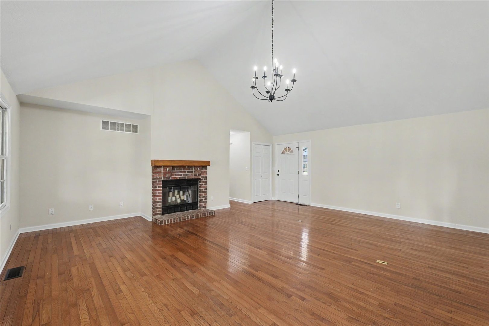 808 E Marshall Street Property Photo 5