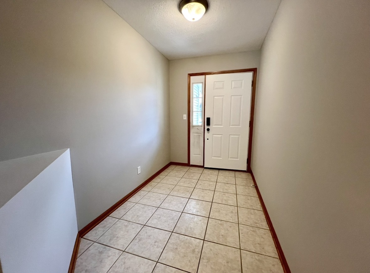 1172 Rose Drive Property Photo 3