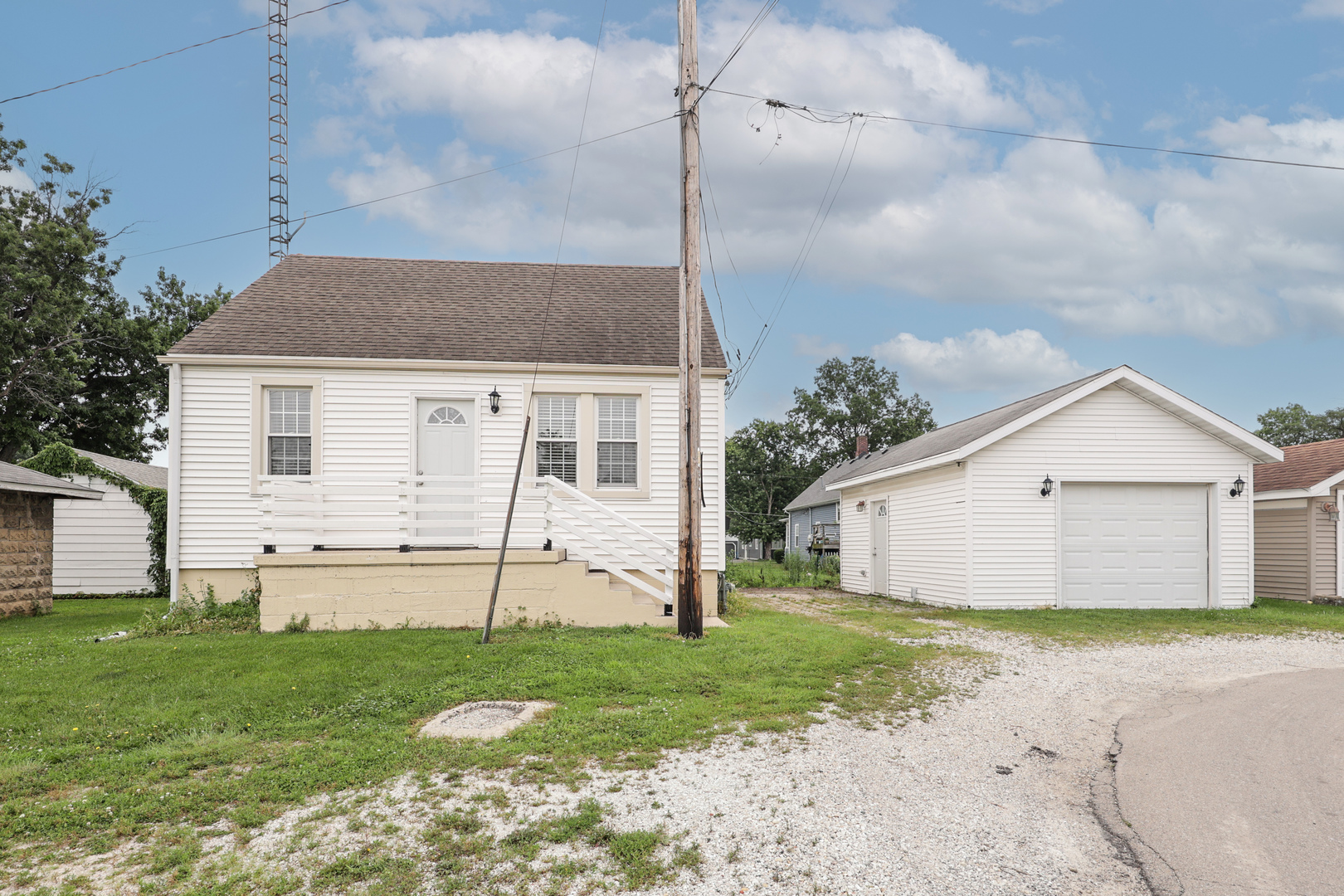 1012 1/2 W Lafayette Street Property Photo 1