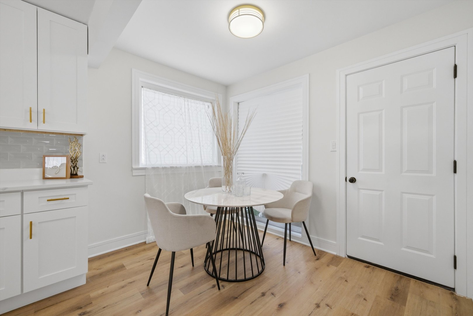 8801 S Clyde Avenue Property Photo 10