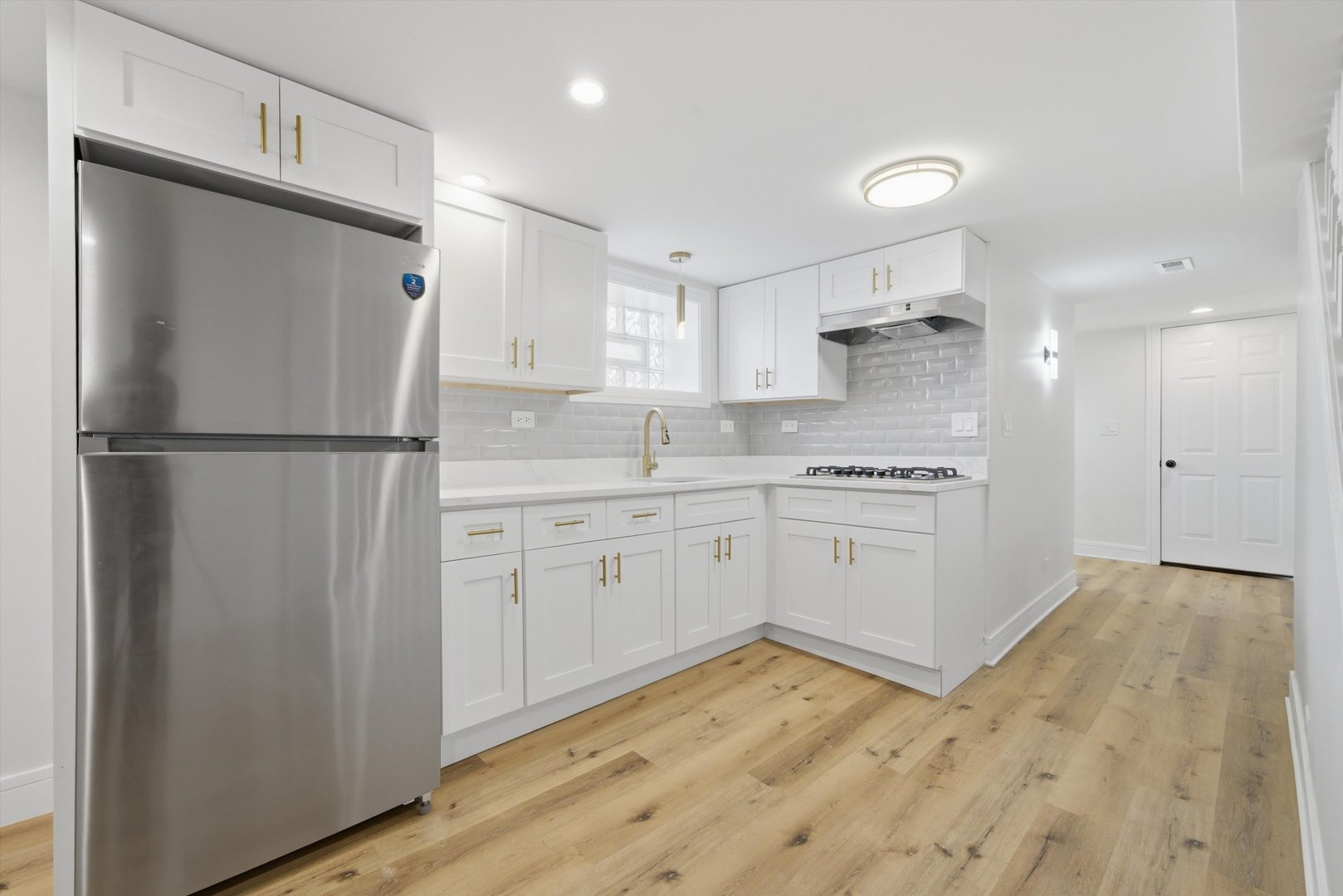 8801 S Clyde Avenue Property Photo 20