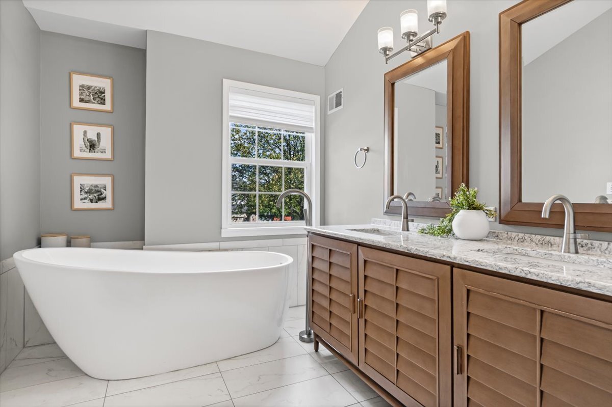 1325 Deerfield Lane Property Photo 13