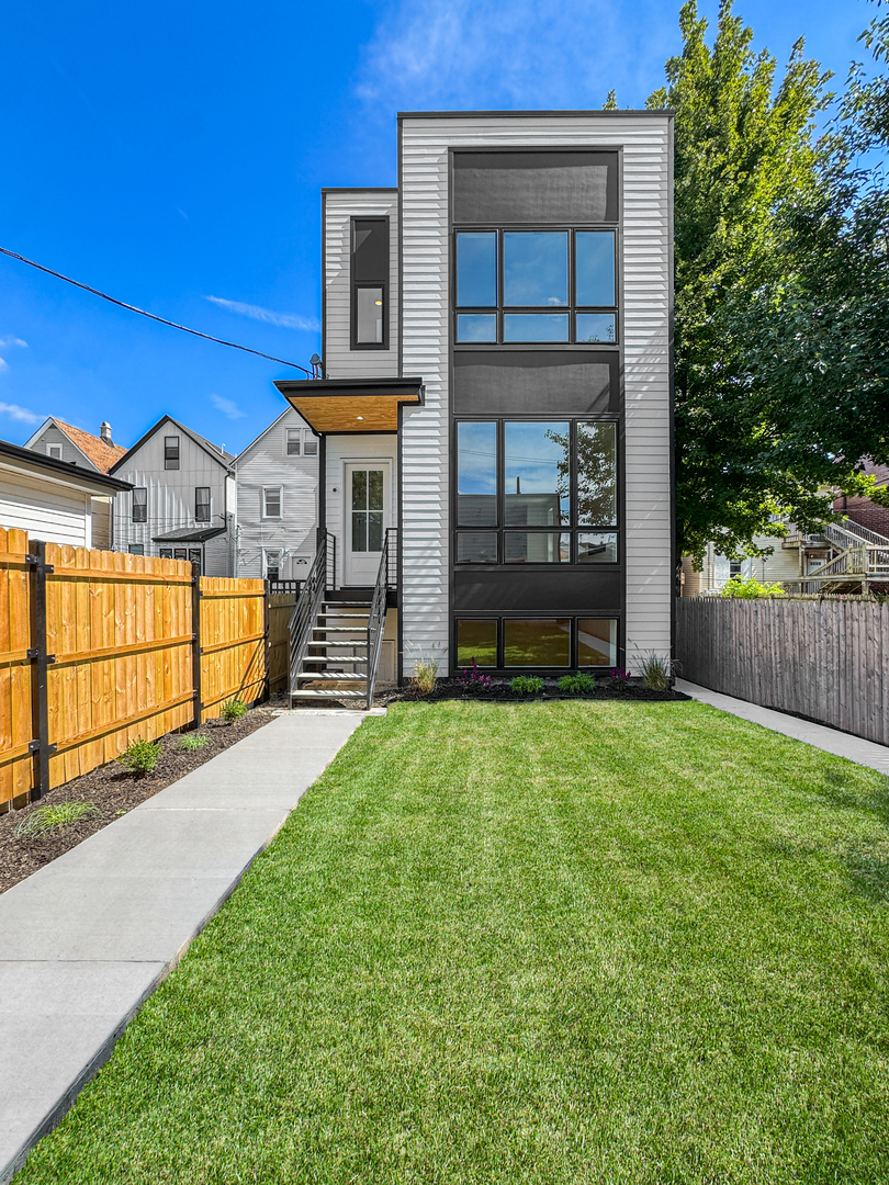 1728 N Sawyer Avenue Rear Property Photo 1
