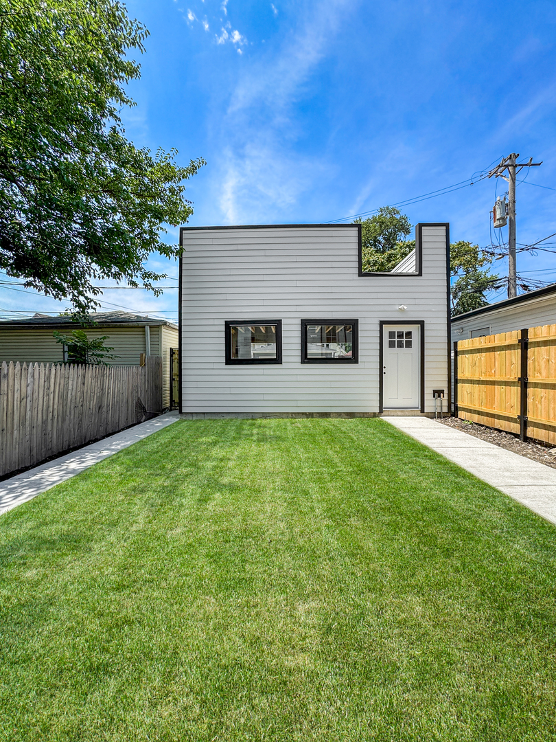 1728 N Sawyer Avenue Rear Property Photo 12